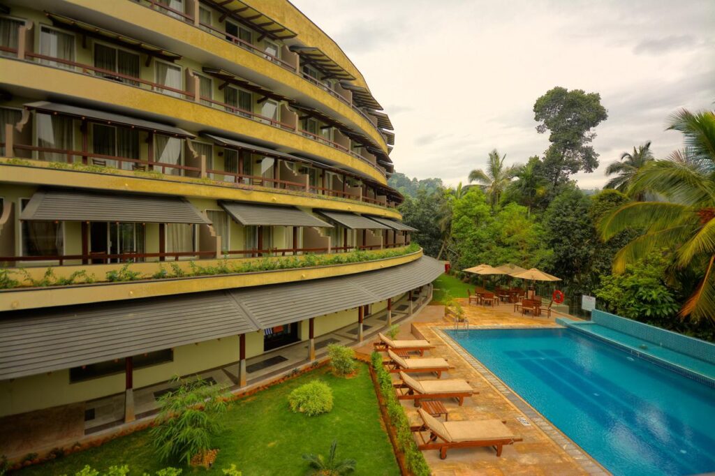 Earl’s Regent Hotel