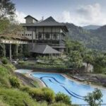 Earl’s Regency Hotel