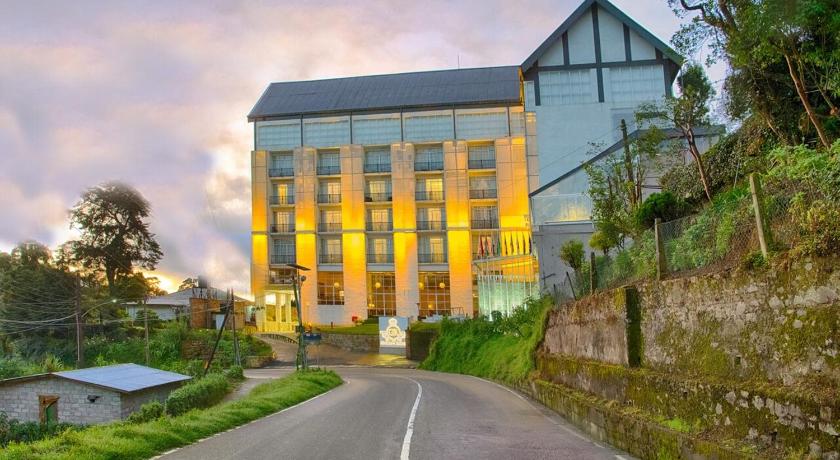 The Golden Ridge Hotel