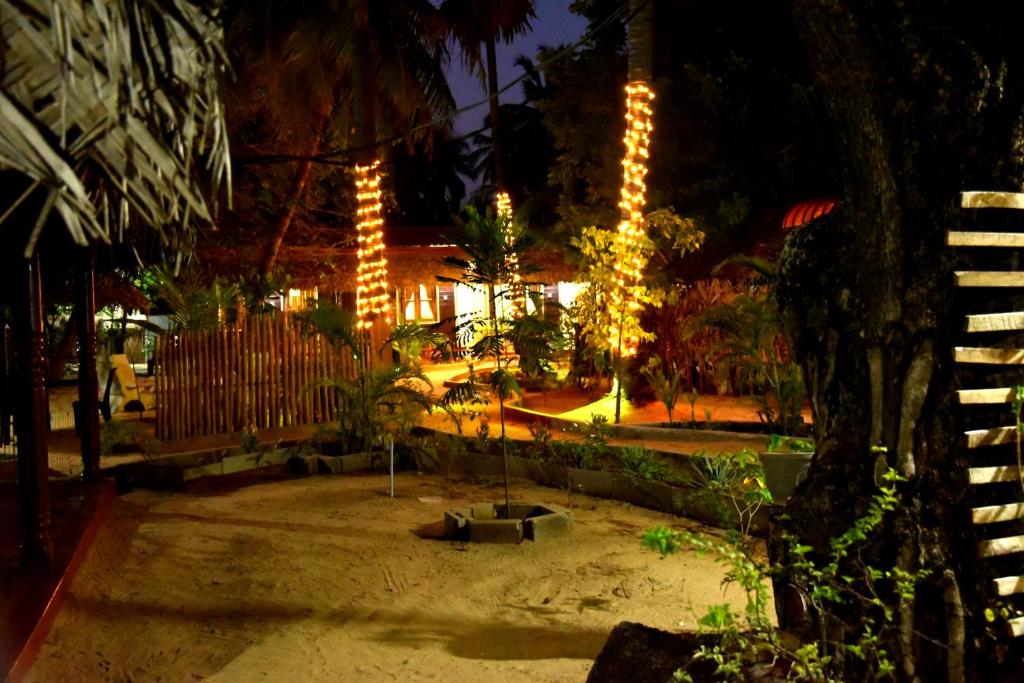 Naaval Beach Villa & Rooms