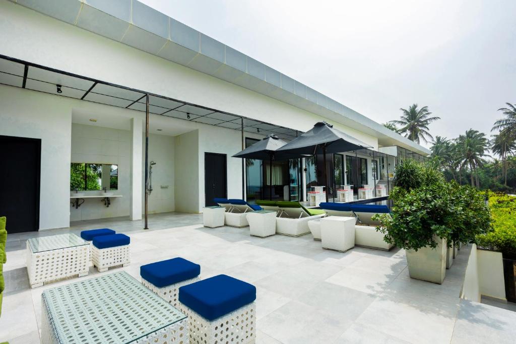 Green Turtle Villa by The Serendipity Collection