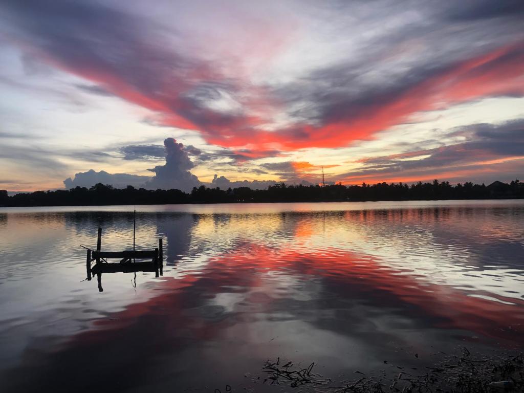 Lagoon Breeze Resort