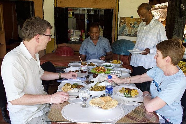 Dine With Local Family in Sri Lanka